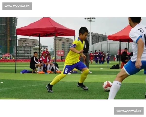 五人制足球运动发展趋势与校园职业联赛融合路径探索实践研究分析